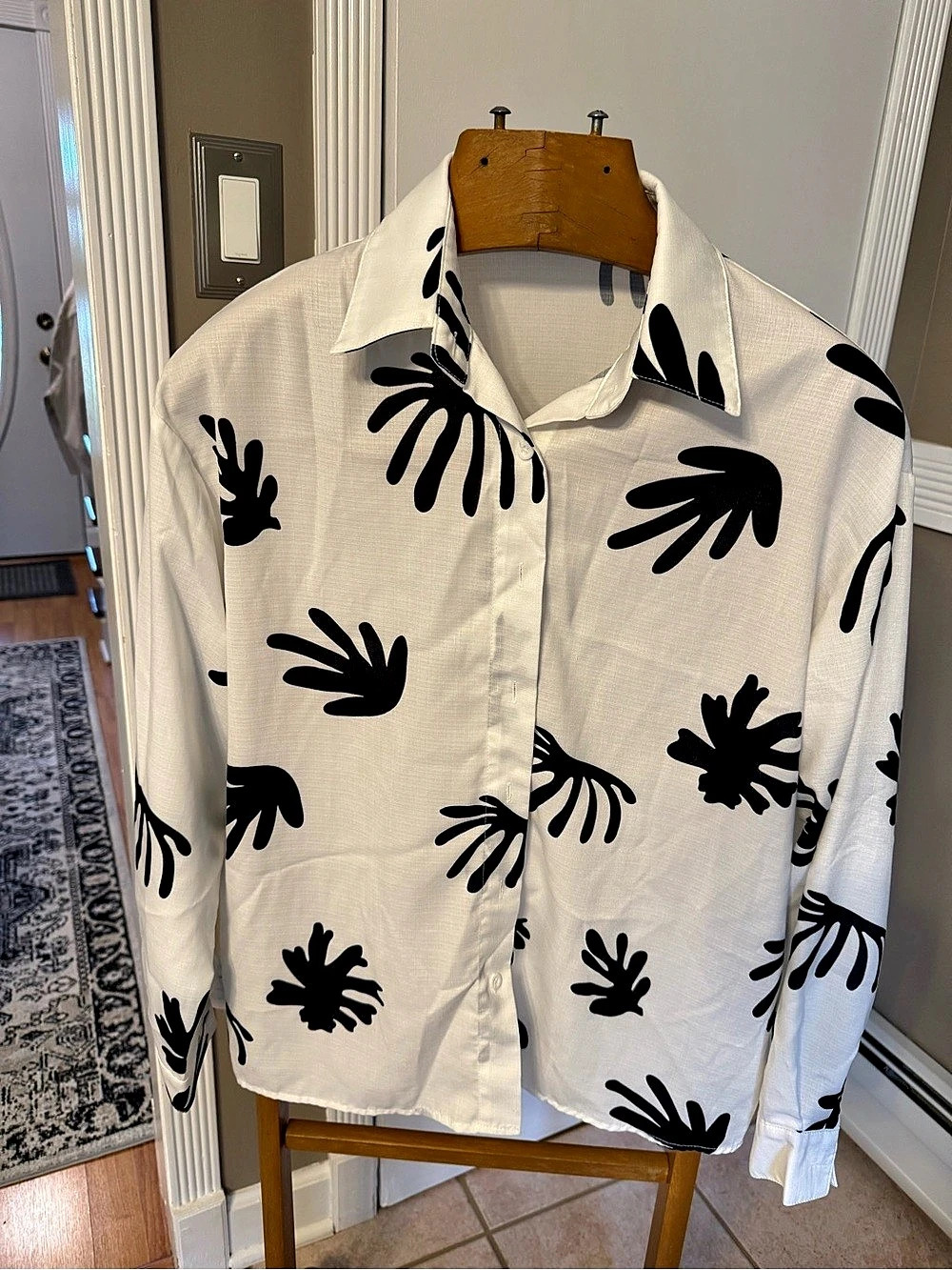 CMMN SWDN Abstract Print Button Down in White & Black Size Small